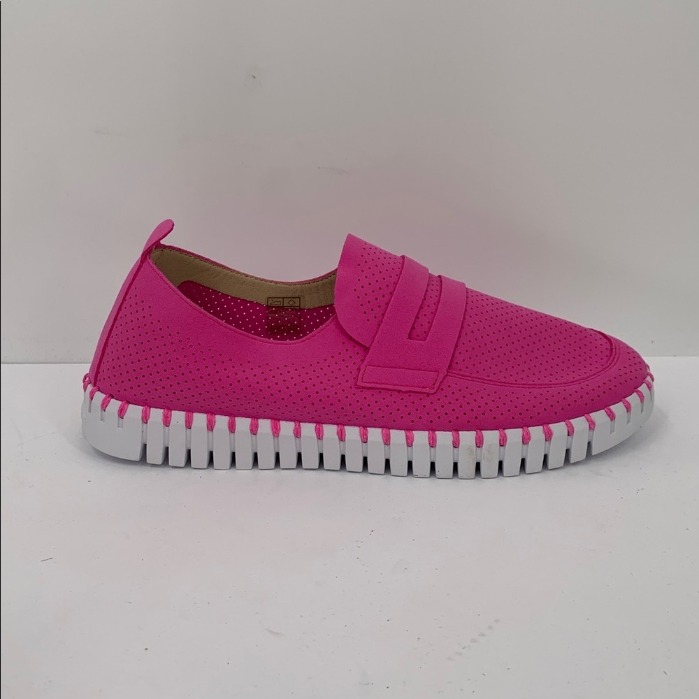 Ilse Jacobsen Fuchsia Sneakers with White Soles - Picture 2 of 6
